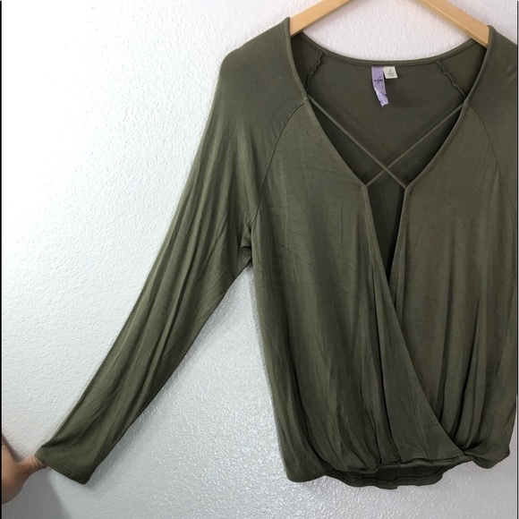Francescas Green Cross Front Top - Picture 4 of 6